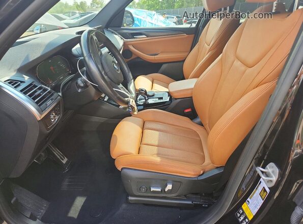 5UX53DP05R9T66036 2024 BMW X3 Black Front interior view