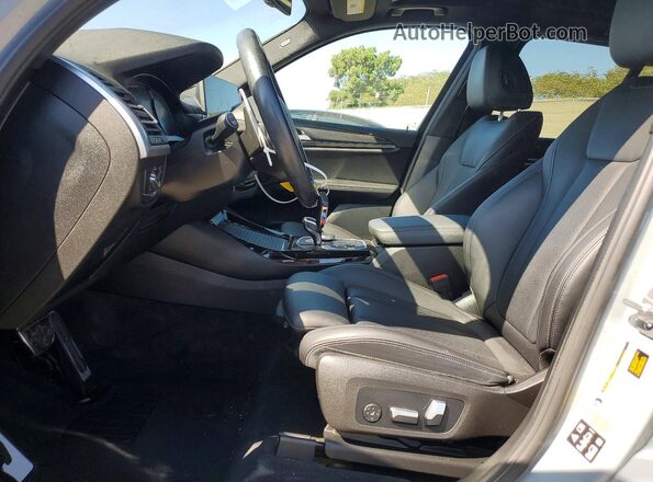 5UX53DP06N9J58208 2022 BMW X3 Gray Front interior view