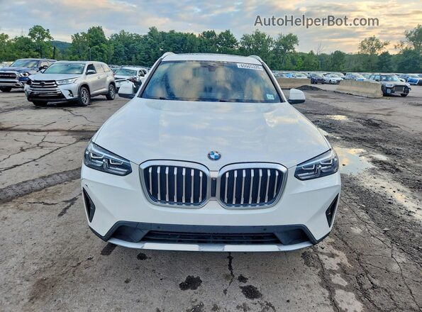 5UX53DP06N9M13648 2022 BMW X3 White Front view