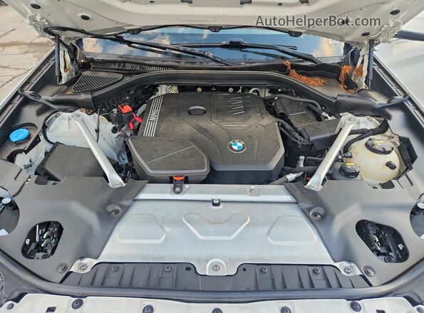 5UX53DP06N9M13648 2022 BMW X3 White Engine compartment view