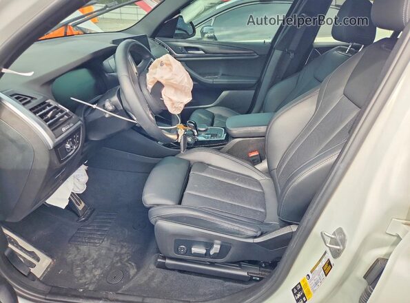 5UX53DP07N9L95340 2022 BMW X3 Белый Вид салона спереди