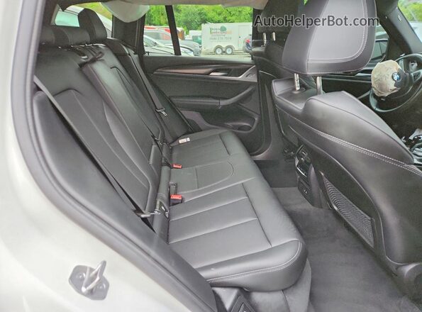 5UX53DP07N9L95340 2022 BMW X3 Белый Вид задней части салона