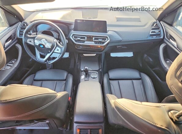 5UX53DP08R9W13386 2024 BMW X3 Белый Вид панели приборов