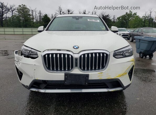 5UX53DP09R9X22620 2024 BMW X3 White Front view
