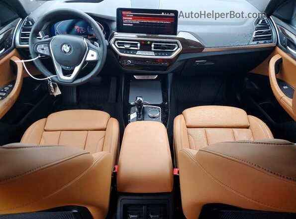 5UX53DP09R9X22620 2024 BMW X3 White Dashboard view
