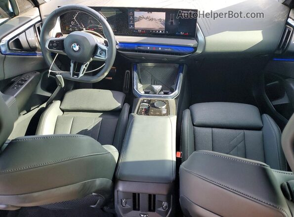 5UX53GP03S9Z10170 2025 BMW X3 Gray Vista del salpicadero