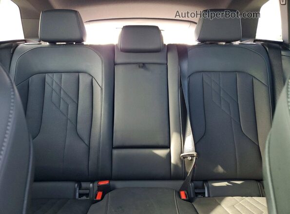 5UX53GP03S9Z10170 2025 BMW X3 Gray Vista de los asientos traseros