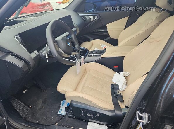 5UX53GP04T9413999 2026 BMW X3 Charcoal Vista interior delantera