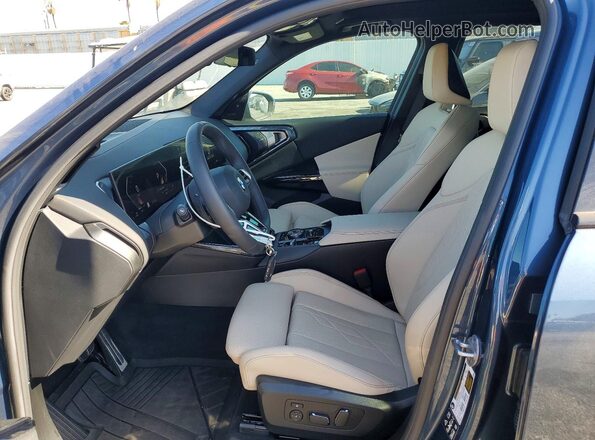 5UX53GP0XT9207540 2026 BMW X3 Blue Widok wnętrza z przodu