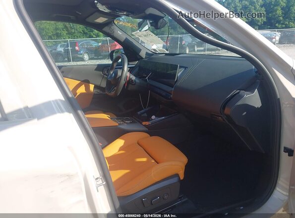 5UX73GP06S9Y40351 2025 BMW X3 Cream Вид салону спереду