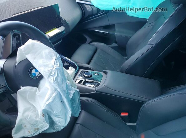 5UX73GP08S9102468 2025 BMW X3 Синий Вид панели приборов