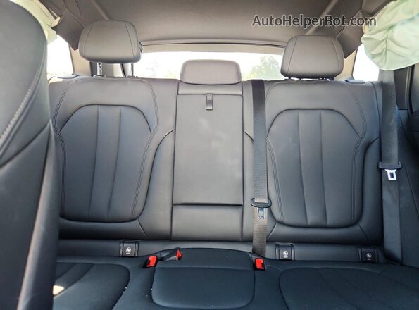 5UXCR4C07N9K65540 2022 BMW X5 White უკანა სავარძლების ხედი