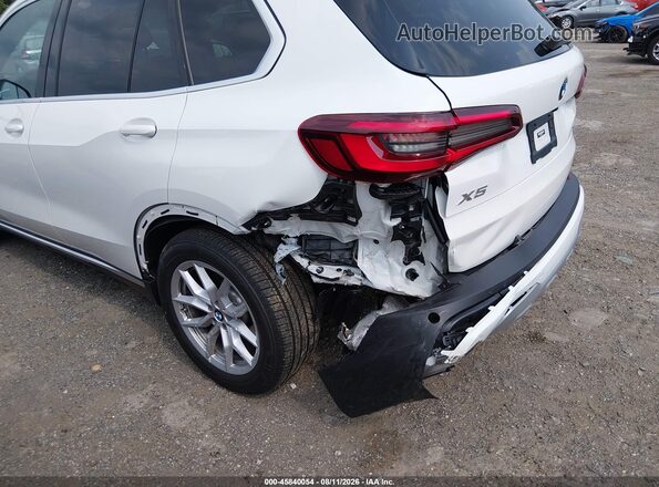 5UXCR6C00P9P47653 2023 BMW X5 White Front view