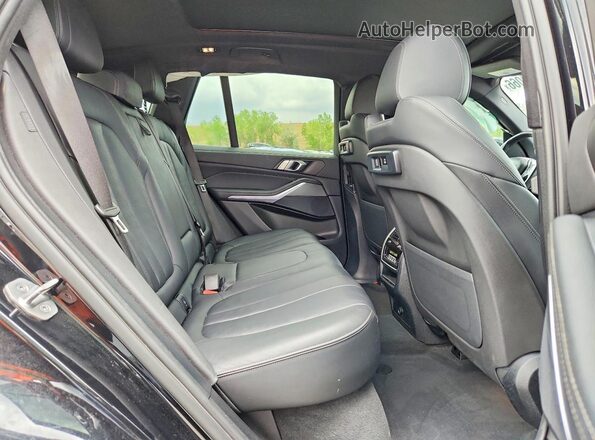 5UXCR6C01N9N30223 2022 BMW X5 Black Սալոնի հետևի տեսք