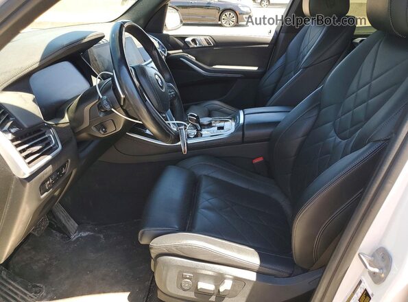 5UXCR6C01P9P35348 2023 BMW X5 Белый Вид салона спереди