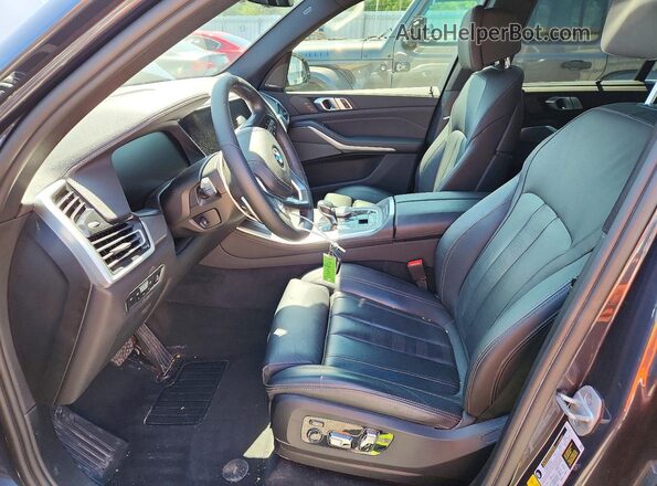 5UXCR6C02M9F56542 2021 BMW X5 Синий Вид салона спереди