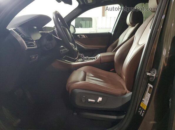 5UXCR6C04N9L99532 2022 BMW X5 Green Вид салону спереду