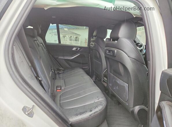 5UXCR6C06M9G65327 2021 BMW X5 White Вид задньої частини салону