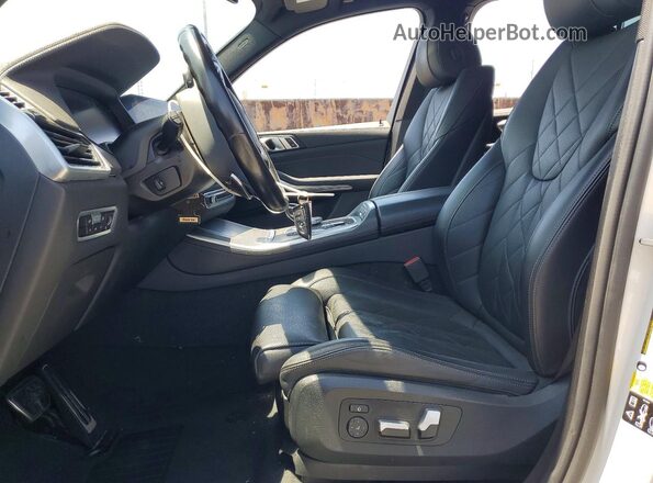 5UXCR6C06P9R80422 2023 BMW X5 Белый Вид салона спереди