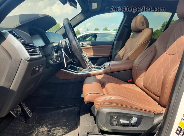 5UXCR6C07P9N97296 2023 BMW X5 Белый Вид салона спереди