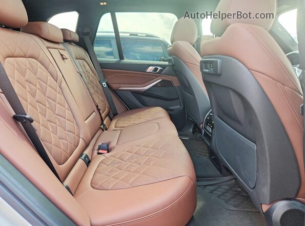 5UXCR6C07P9N97296 2023 BMW X5 Белый Вид задней части салона