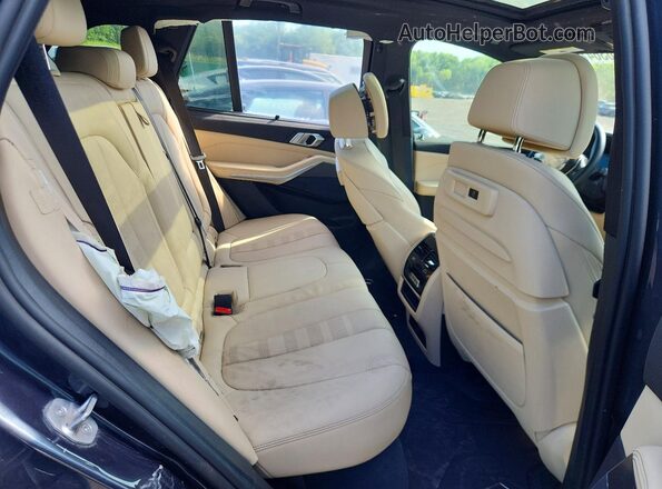 5UXCR6C08N9L95385 2022 BMW X5 Charcoal უკანა სალონის ხედი