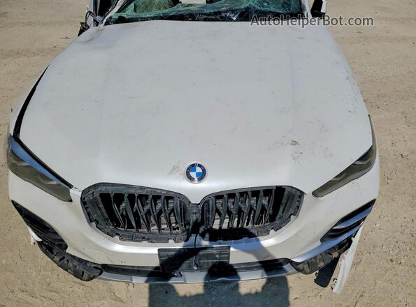 5UXCR6C08N9M53625 2022 BMW X5 White Rear interior view