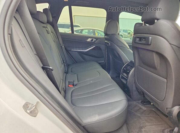 5UXCR6C0XLLL81522 2020 BMW X5 Белый Вид задней части салона