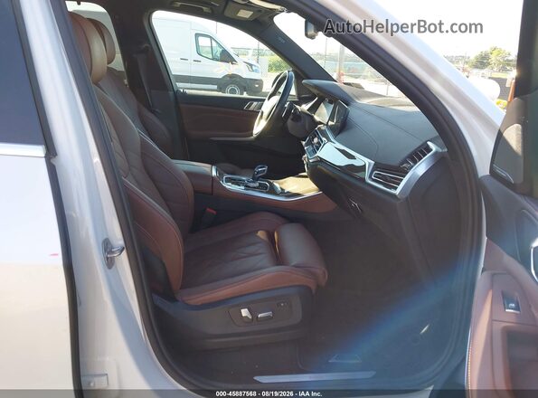 5UXCR6C0XP9P28849 2023 BMW X5 White Вид салону спереду