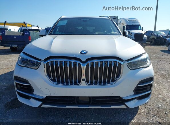 5UXCR6C0XP9P28849 2023 BMW X5 White Вид панелі приладів