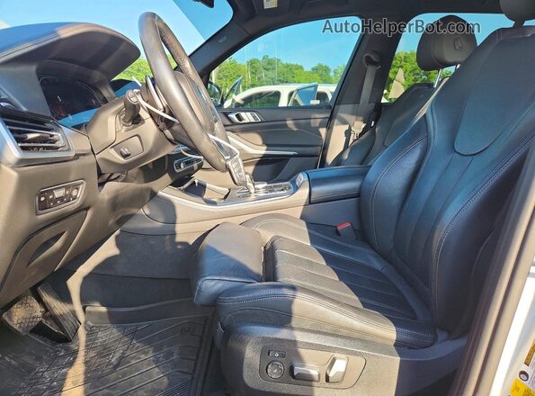 5UXCR6C52KLL36603 2019 BMW X5 White Widok wnętrza z przodu