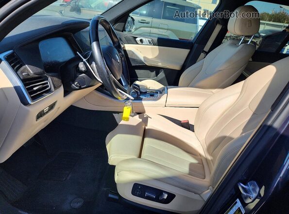 5UXCR6C55KLL06513 2019 BMW X5 Gray Vista del salpicadero