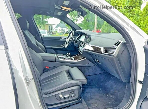 5UXCR6C55KLL61916 2019 BMW X5 White Vista frontal