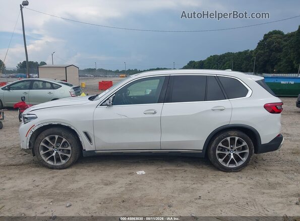 5UXCR6C56KLK89723 2019 BMW X5 White სალონის 360-გრადუსიანი ხედი