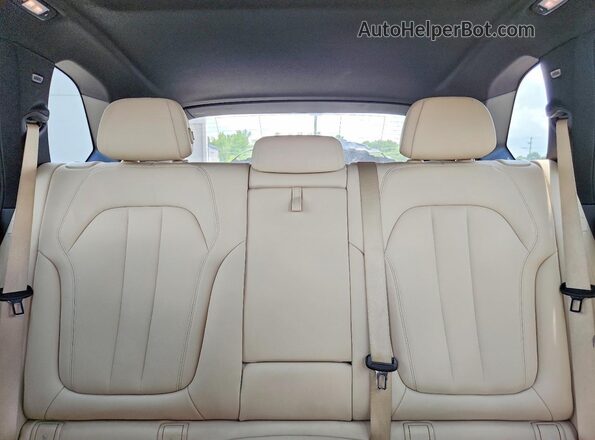 5UXCR6C57KLL13687 2019 BMW X5 Black Vista de los asientos traseros