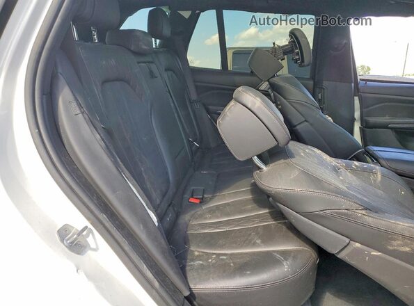 5UXCR6C57KLL22499 2019 BMW X5 White Widok wnętrza z tyłu
