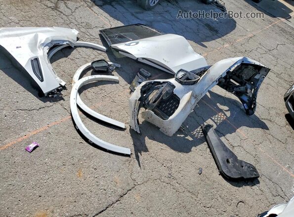 5UXCR6C57KLL22499 2019 BMW X5 White Widok naklejki z numerem VIN