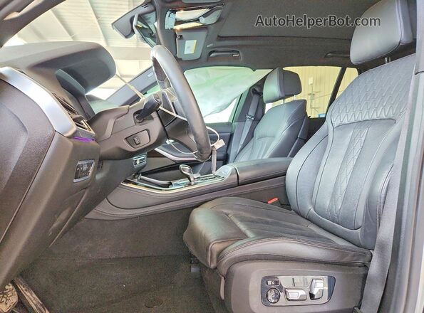 5UXCR6C58KLL08823 2019 BMW X5 Белый Вид салона спереди