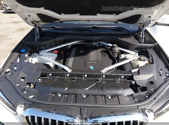 5UXCR6C5XKLL24957 2019 BMW X5 White Rear view