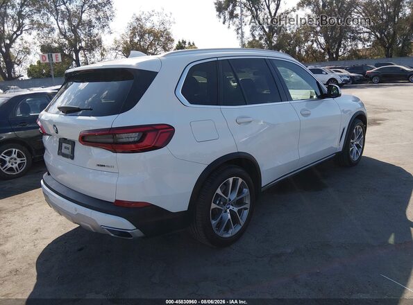 5UXCR6C5XKLL24957 2019 BMW X5 White Rear right