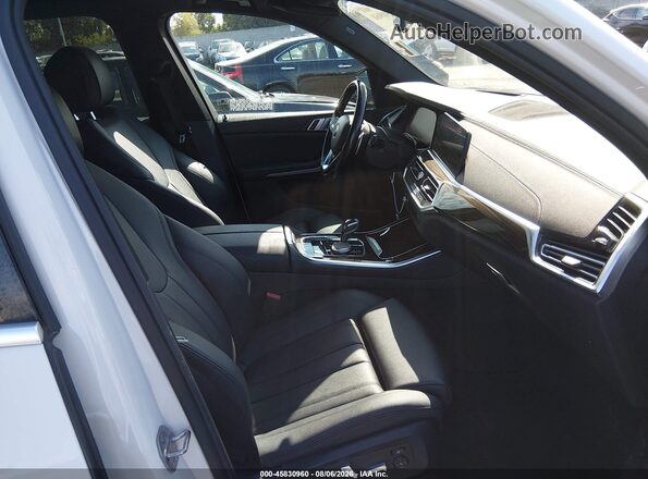 5UXCR6C5XKLL24957 2019 BMW X5 White Front interior view