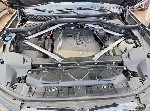5UXCW2C00M9G33782 2021 BMW X7 Blue Engine compartment view