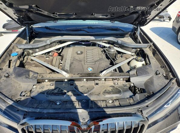 5UXCW2C01M9F60115 2021 BMW X7 Black Շարժիչի բաժամունքի տեսք