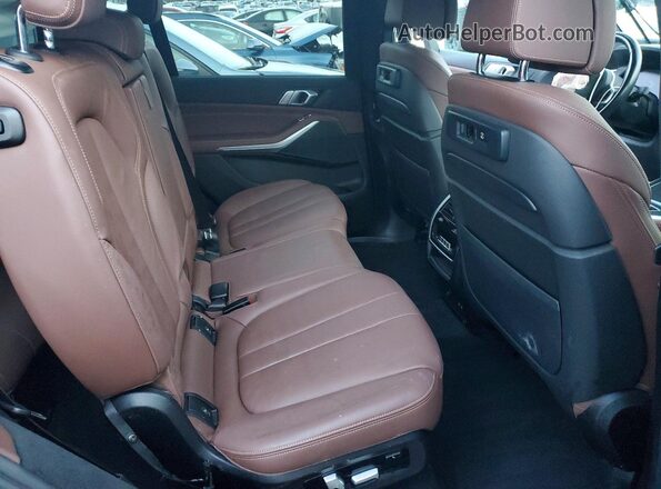 5UXCW2C03N9K03548 2022 BMW X7 Blue Rear interior view