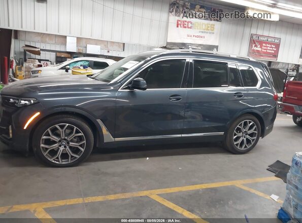 5UXCW2C03N9K13612 2022 BMW X7 Blue 