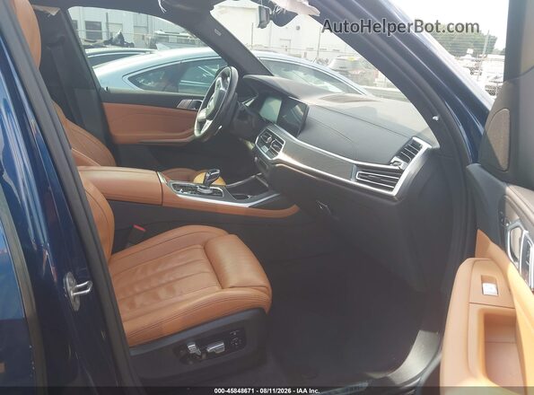 5UXCW2C04N9L65155 2022 BMW X7 Blue Вид салону спереду