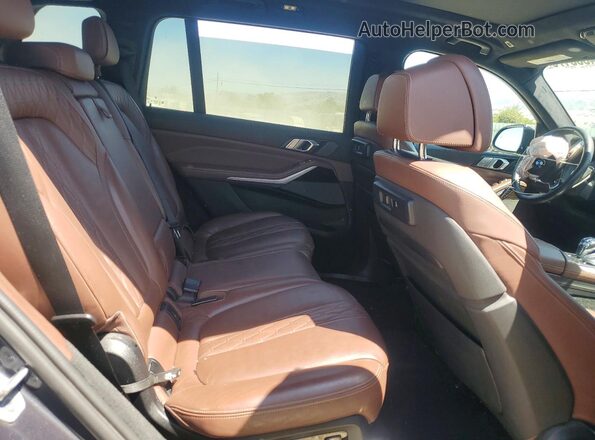 5UXCW2C06M9E19606 2021 BMW X7 Charcoal Widok wnętrza z tyłu