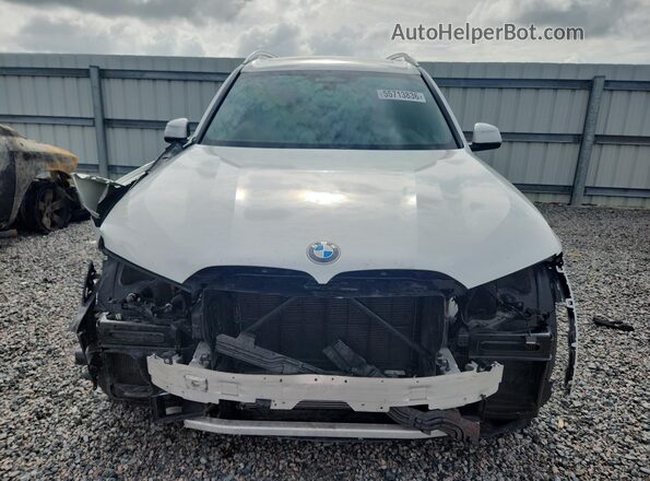 5UXCW2C06M9F55279 2021 BMW X7 White Вид спереду