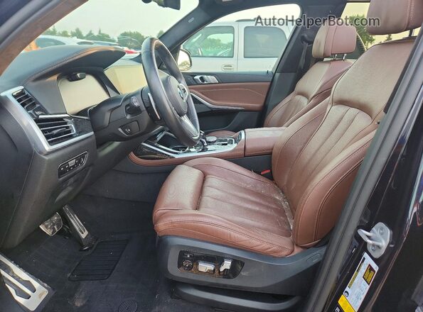 5UXCW2C07M9E64988 2021 BMW X7 Black Սալոնի դիմացի տեսք