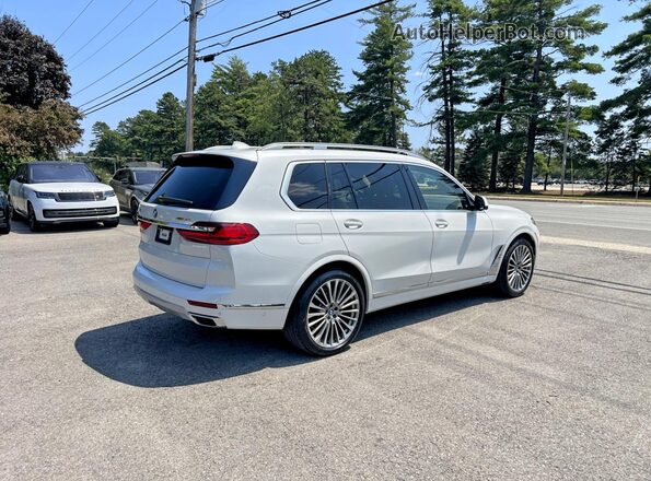 5UXCW2C07N9N12908 2022 BMW X7 White წინა მარჯვენა